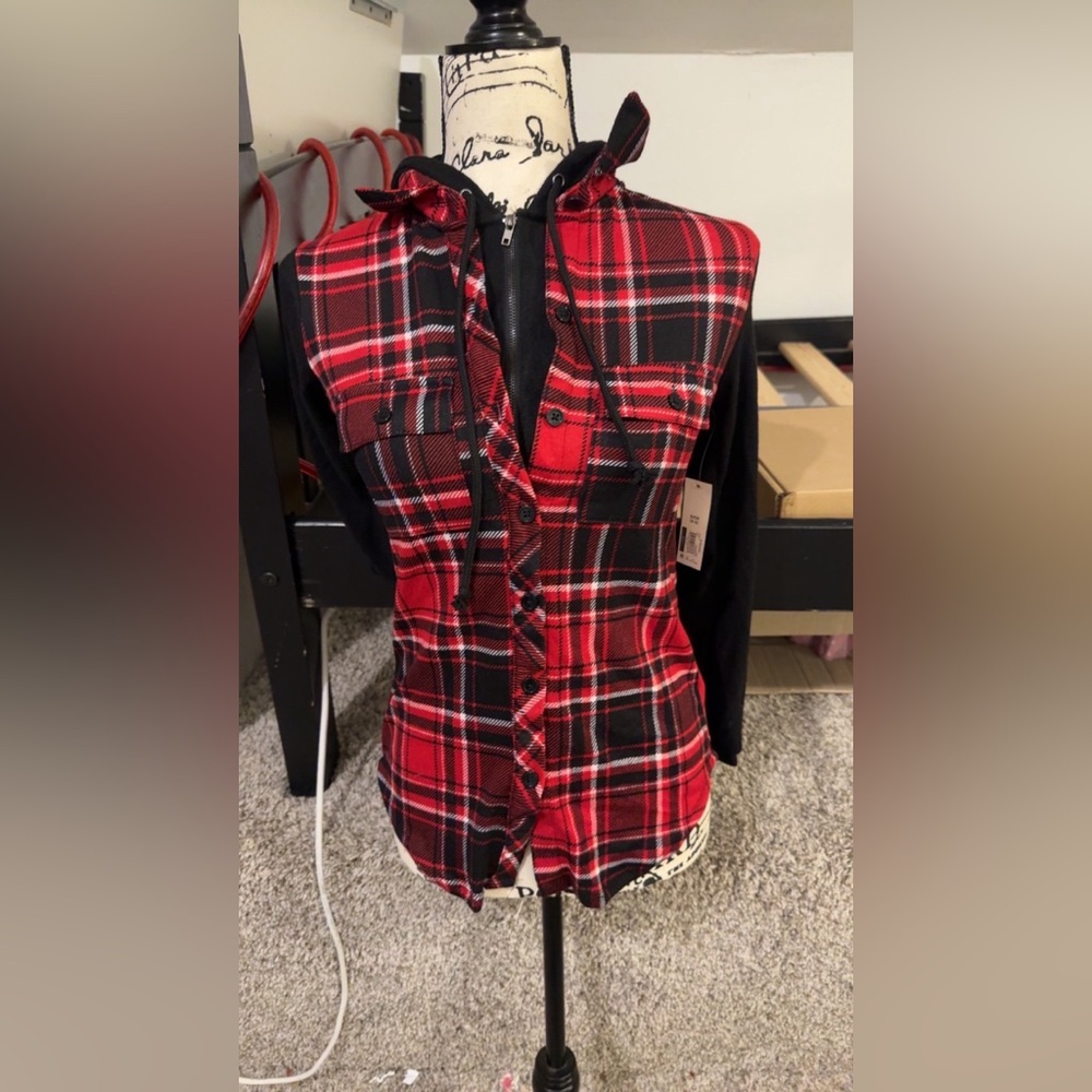 No Boundaries Small Flannel Designed